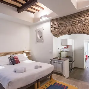 rental-in-rome-trastevere-white.it-romehotels.com/