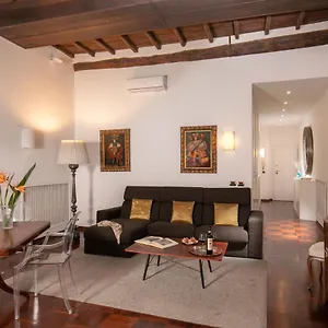 alexander-apartment-condotti.it-romehotels.com/